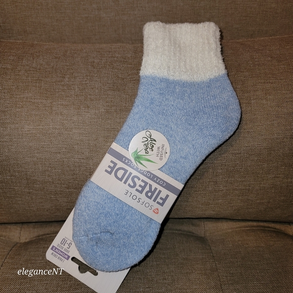 Sofsole Fireside Cozy Blue/White Lodge Socks NWT - Picture 2 of 4